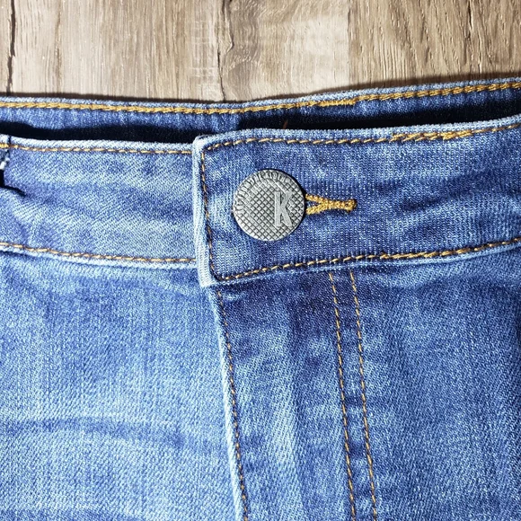Kut from the Kloth Women's 32 (4) Denim Jean Shorts Raw Hem High Rise Medium - Picture 2 of 11